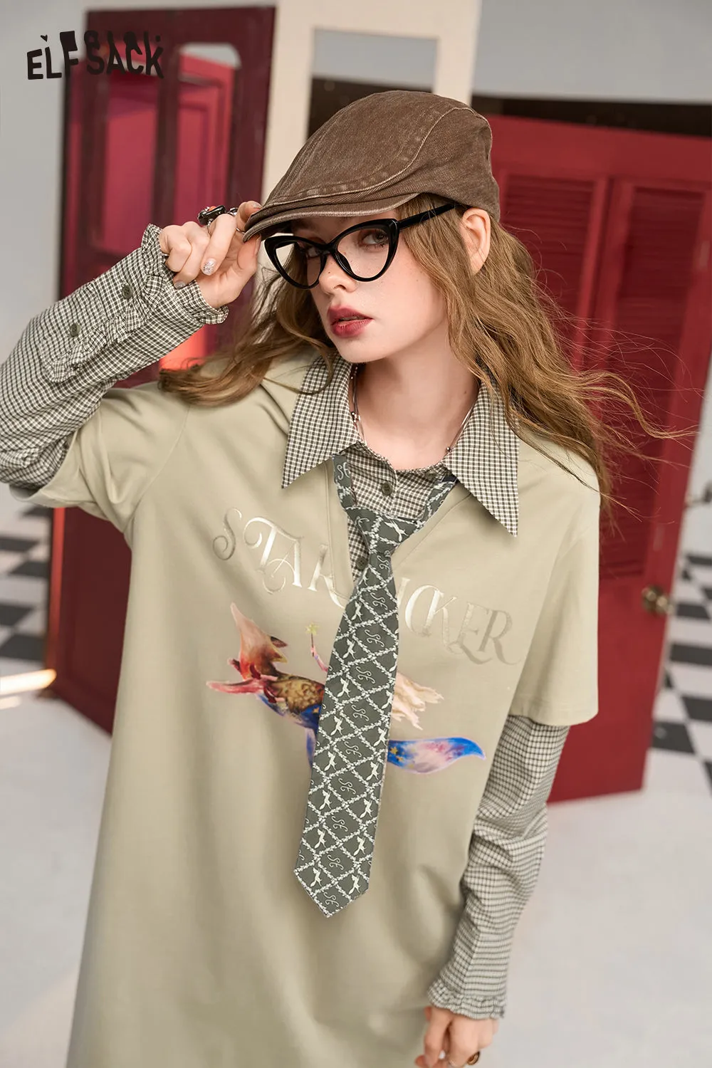 ELFSACK 2024 Autumn New Arrive College Khaki Fake Two-piece Plaid Splicing Printed Design Sweater Dress for Women