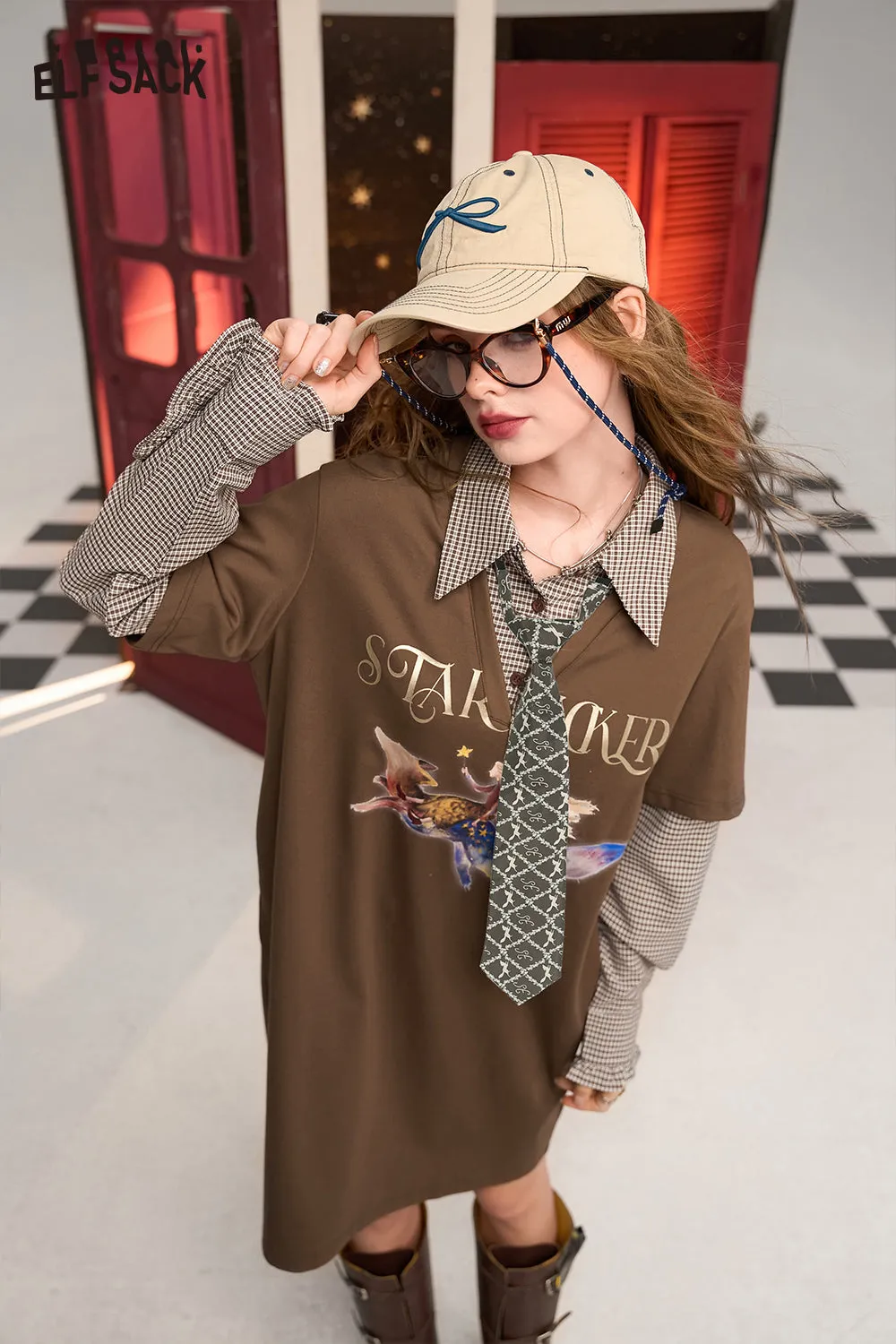 ELFSACK 2024 Autumn New Arrive College Khaki Fake Two-piece Plaid Splicing Printed Design Sweater Dress for Women