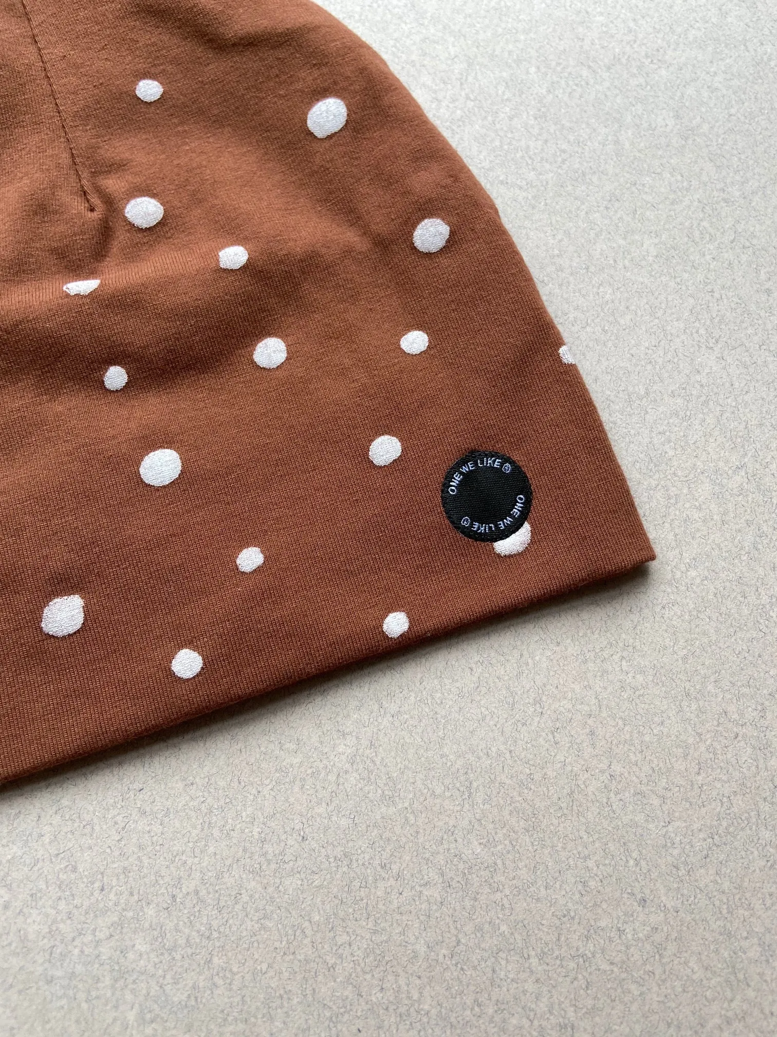 HAT DOTS BROWN