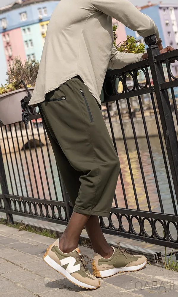 QL Relaxed Lightweight Cropped Joggers in Khaki