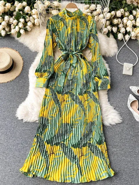 Retro Print Pleated Maxi Dress