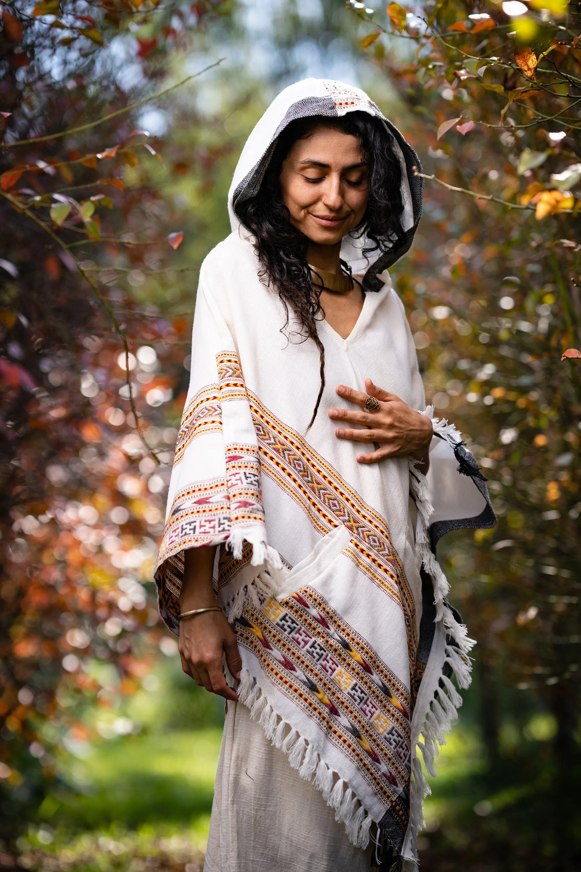 SAMADHI Womens Hooded Poncho Pure White Cashmere Yak Wool and Acrylic Wool Blend Tribal Embroidery Large Hood Two Pockets Shaman AJJAYA