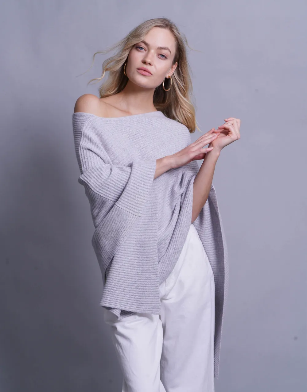 Thick Ribbed Poncho in Silver